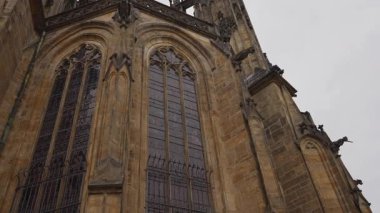 Prag Kalesindeki Gotik Aziz Vitus Katedrali.