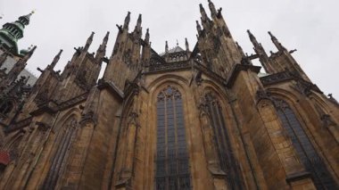 Prag Kalesindeki Gotik Aziz Vitus Katedrali.