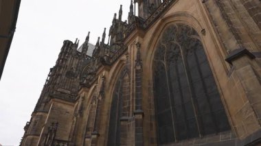 Prag Kalesindeki Gotik Aziz Vitus Katedrali.