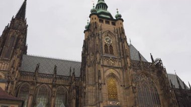 Prag Kalesindeki Gotik Aziz Vitus Katedrali.