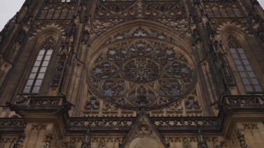 Prag Kalesindeki Gotik Aziz Vitus Katedrali.