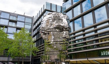 Prag, Çek Cumhuriyeti - 08.05.2025: Franz Kafka 'nın Başkanı.