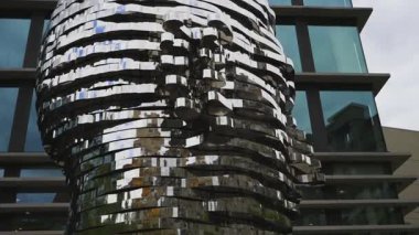 Prag, Çek Cumhuriyeti - 08.05.2025: Franz Kafka 'nın Başkanı.