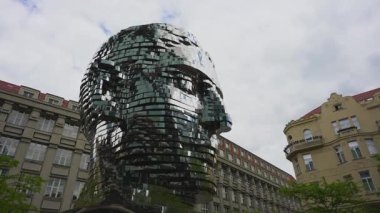 Prag, Çek Cumhuriyeti - 08.05.2025: Franz Kafka 'nın Başkanı.