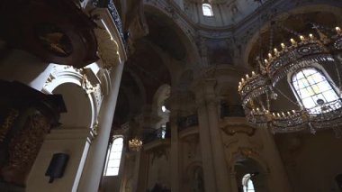 Prag, Çek Cumhuriyeti - 09.05.2025: St. Nicholas Kilisesi içinde.