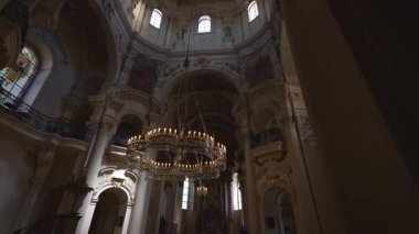 Prag, Çek Cumhuriyeti - 09.05.2025: St. Nicholas Kilisesi içinde.