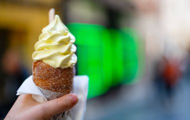 Traditional Czech trdelnik with soft ice cream.
