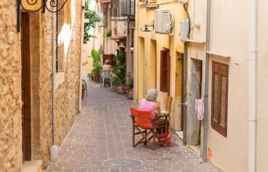 Hanya Merkezi dar sokak.