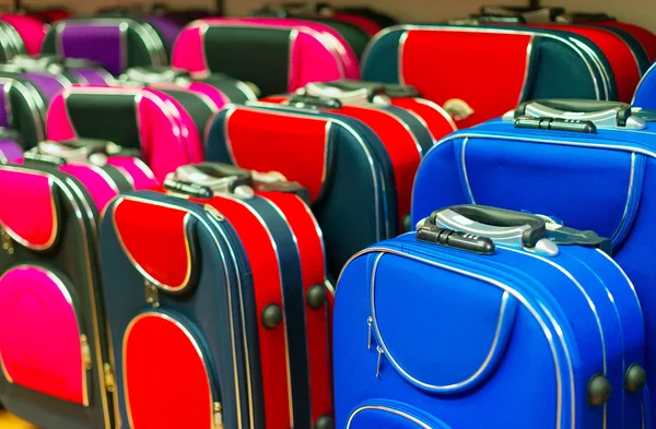 Many travel suitcase in the shop. — Stock Photo, Image