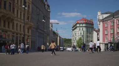 Prag, Çek Cumhuriyeti - 12.05.2025: Tarihi Eski Kentte sokak.
