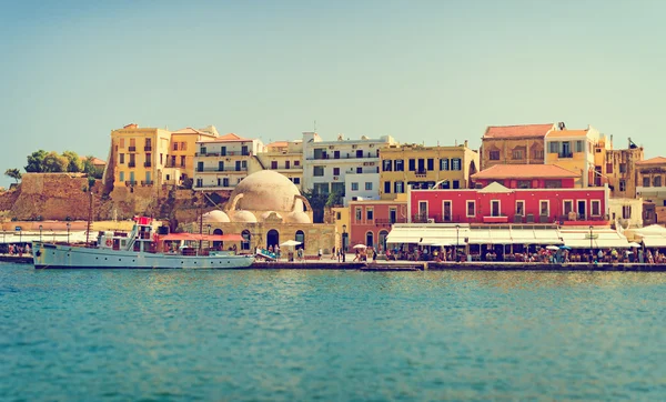 Cityscape and promenade near the sea. — Stock Photo, Image