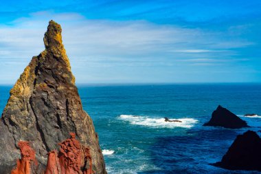 Madeira Portekiz 'de volkanik deniz yığınları.