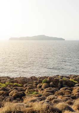 AGIOI THEODOROI. Akdeniz'de ıssız ada.