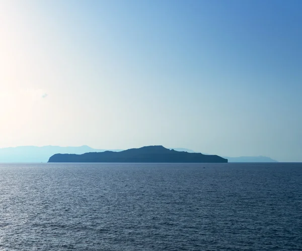 Agioi Theodoroi. Deserted island in the Mediterranean sea. — Stock Photo, Image