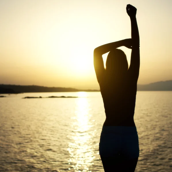 Vrouw genieten van zomer. Plaats voor tekst. — Stockfoto