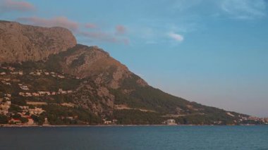 Hırvatistan 'daki Adriyatik deniz kıyısının hava panoramik manzarası.