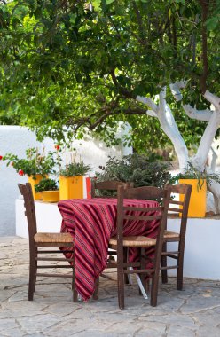 Akdeniz Cafe Teras dış sandalye ile.