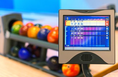 Yakın çekim bowling club puanı monitör görüntülemek.