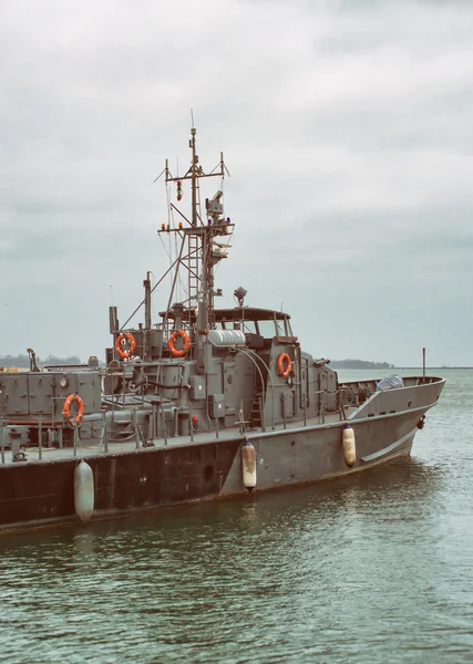 Coast Guard vessel patrolling the sea. — Stock Photo, Image
