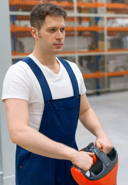 Forklift operator working in the warehouse. — Stock Photo, Image