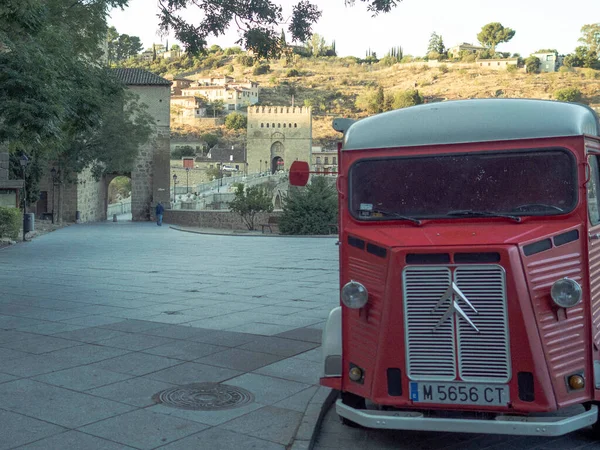 Merkez sokaklar, tipik yerler, Toledo, İspanya, Avrupa kiliseleri ve katedrali.