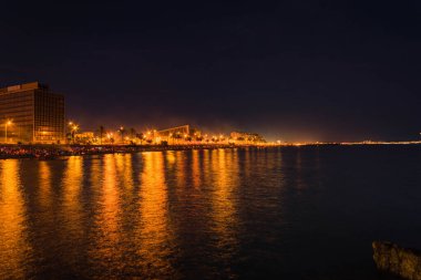 Palma de Mallorca plajı, San Juan yaz gecesinde gün batımı
