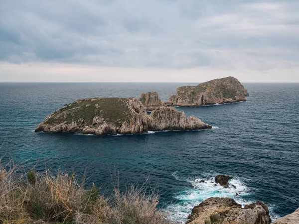 Malgrats Adaları, Calvia, Mallorca, Balear Adaları, Akdeniz, İspanya 'nın muhteşem gökyüzü ile gün batımı ve gündoğumu