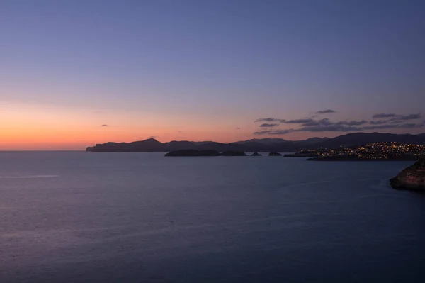Malgrats Adaları, Calvia, Mallorca, Balear Adaları, Akdeniz, İspanya 'nın muhteşem gökyüzü ile gün batımı ve gündoğumu