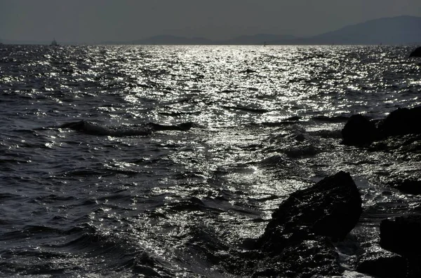 Plajlar ve koylar, deniz suyu, denizler ve okyanuslar, sahil kenarında tatil.
