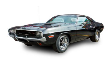 Klasik Amerikan Kaslı Arabası Dodge Challenger R / T coupe, 1970 beyaz arka planda izole.