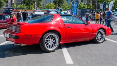Klasik Amerikan arabası 1982 - 1992 Pontiac Firebird AutoFoto Show 'da. 30 Mayıs 2015. St. Petersburg, Rusya.