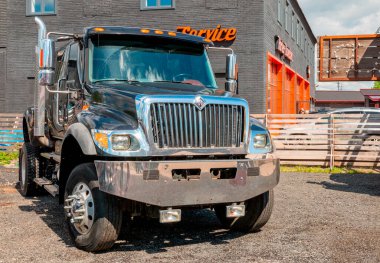 Saint-Petersburg - 22 Mayıs 2021: St. Petersburg Özel Hafta Sonu 2021 'de gösterilen Amerikan dev kamyonet kamyonu