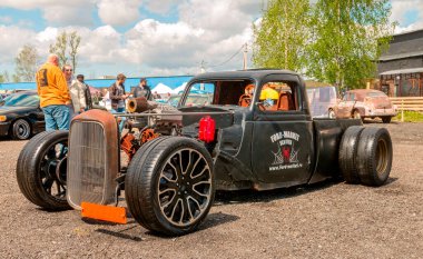 Saint-Petersburg - 22 Mayıs 2021: St. Petersburg Özel Hafta Sonu 2021 'de gösterilen klasik hot rod