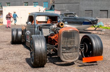 Saint-Petersburg - 22 Mayıs 2021: St. Petersburg Özel Hafta Sonu 2021 'de gösterilen klasik hot rod