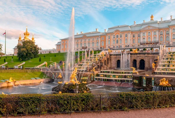 Vista Del Gran Palacio Gran Cascada Peterhof San Petersburgo Rusia —  Fotos de Stock