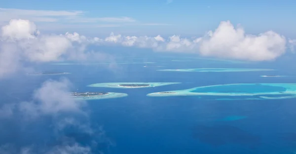 Aerial view on Maldives islands, Raa atol — Stock fotografie