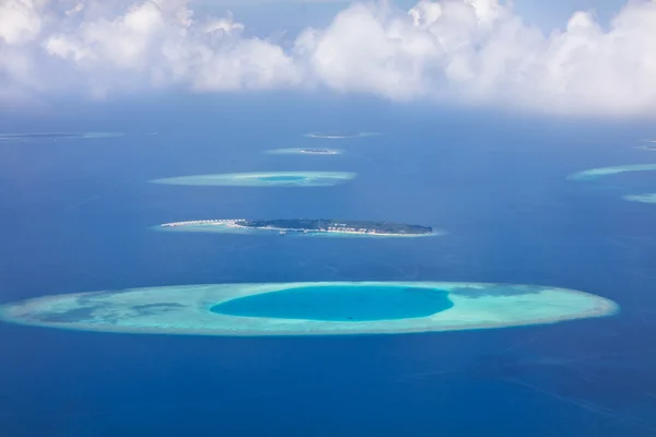 Aerial view on Maldives islands, Raa atol — Zdjęcie stockowe