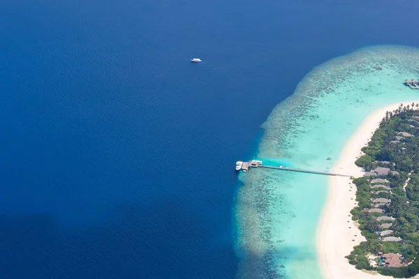 Flygfoto på Maldiverna island, Raa atol — Stockfoto