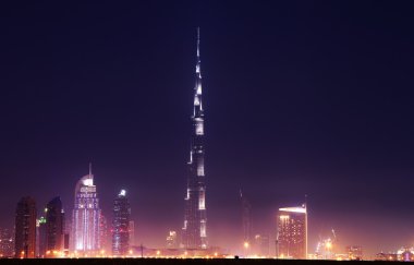 Dubai Downtown Burj Khalifa'nın gece ile