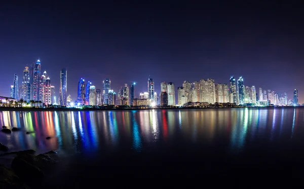 Moderní budovy v dubai marina, Dubaj, Spojené arabské emiráty — Stock fotografie