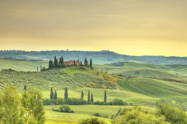 Bela paisagem da Toscana ao nascer do sol — Fotografia de Stock