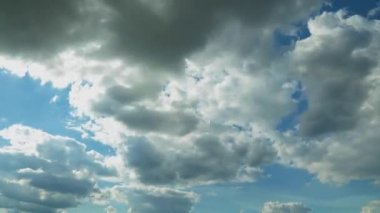 Bulutlu gökyüzü zaman atlaması
