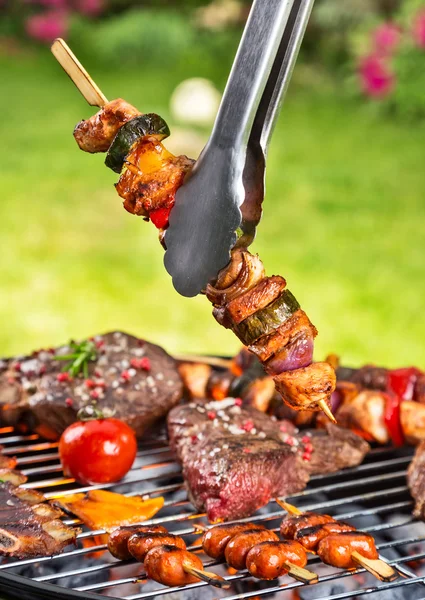 Vlees Spies op grill — Stockfoto