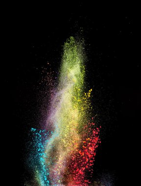 Siyah arka plan üzerinde renkli toz patlama