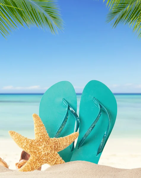 Summer beach accessories on sand — Stock Photo, Image