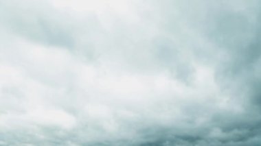 Bulutlu gökyüzü zaman atlamalı