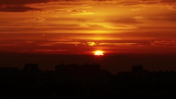 Puesta de sol sobre ciudad — Vídeos de Stock