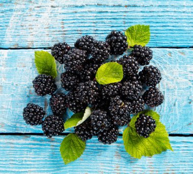 BlackBerry üzerinde eski ahşap plakalar yerleştirilen