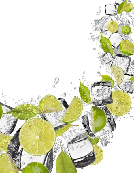 Lime in spruzzi d'acqua su sfondo bianco — Foto Stock