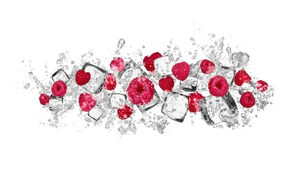 Himbeeren im Wasserspritzer auf weißem Hintergrund — Stockfoto